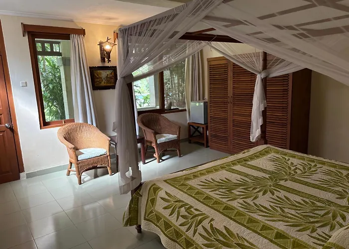 Hotel Raja Gardens