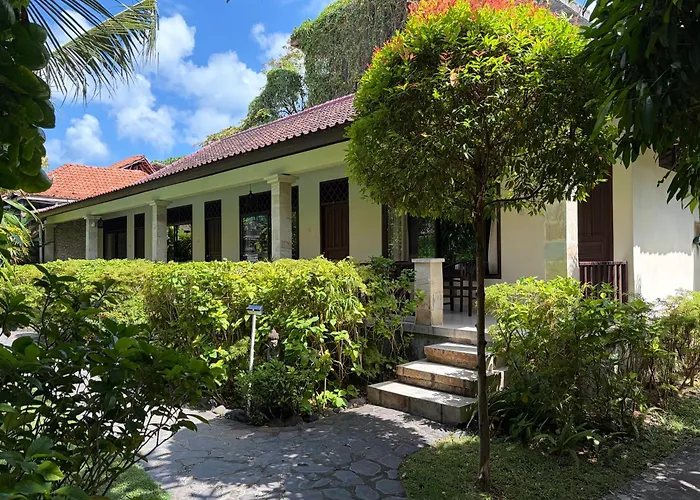 Raja Gardens Hotel 2*